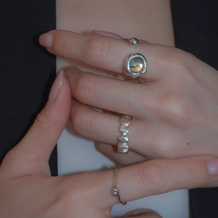 AU stone ring