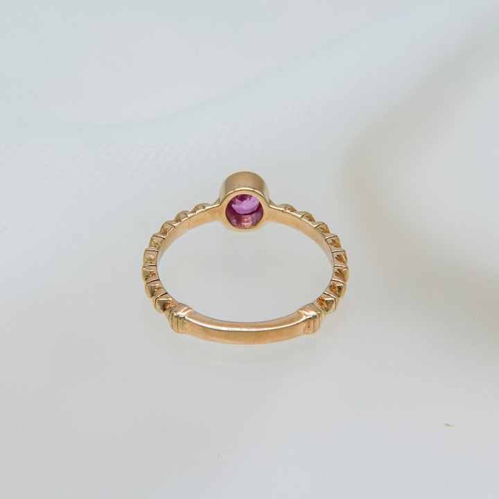 K10ピンクサファイアフィレンツェ彫りリング