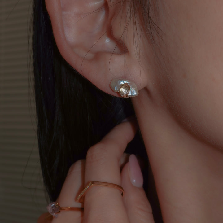 Katamimi pierced 59