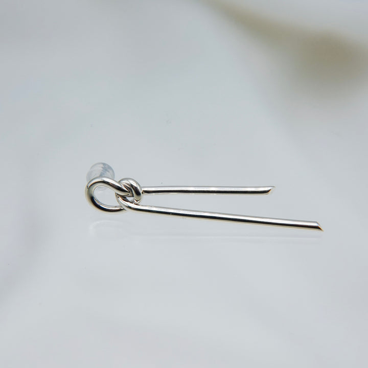 THREADS Silver R Pierced Earrings