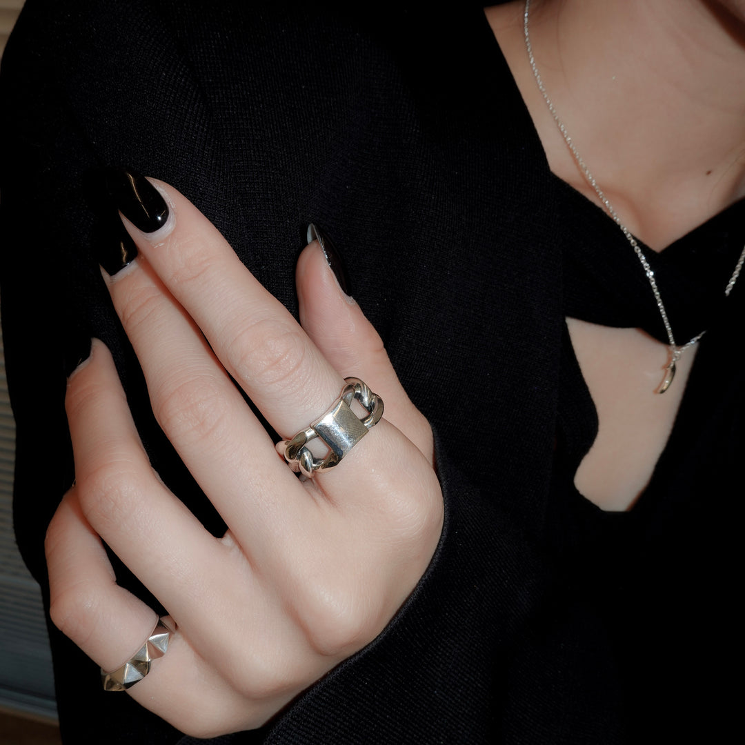 "Chain" plate ring