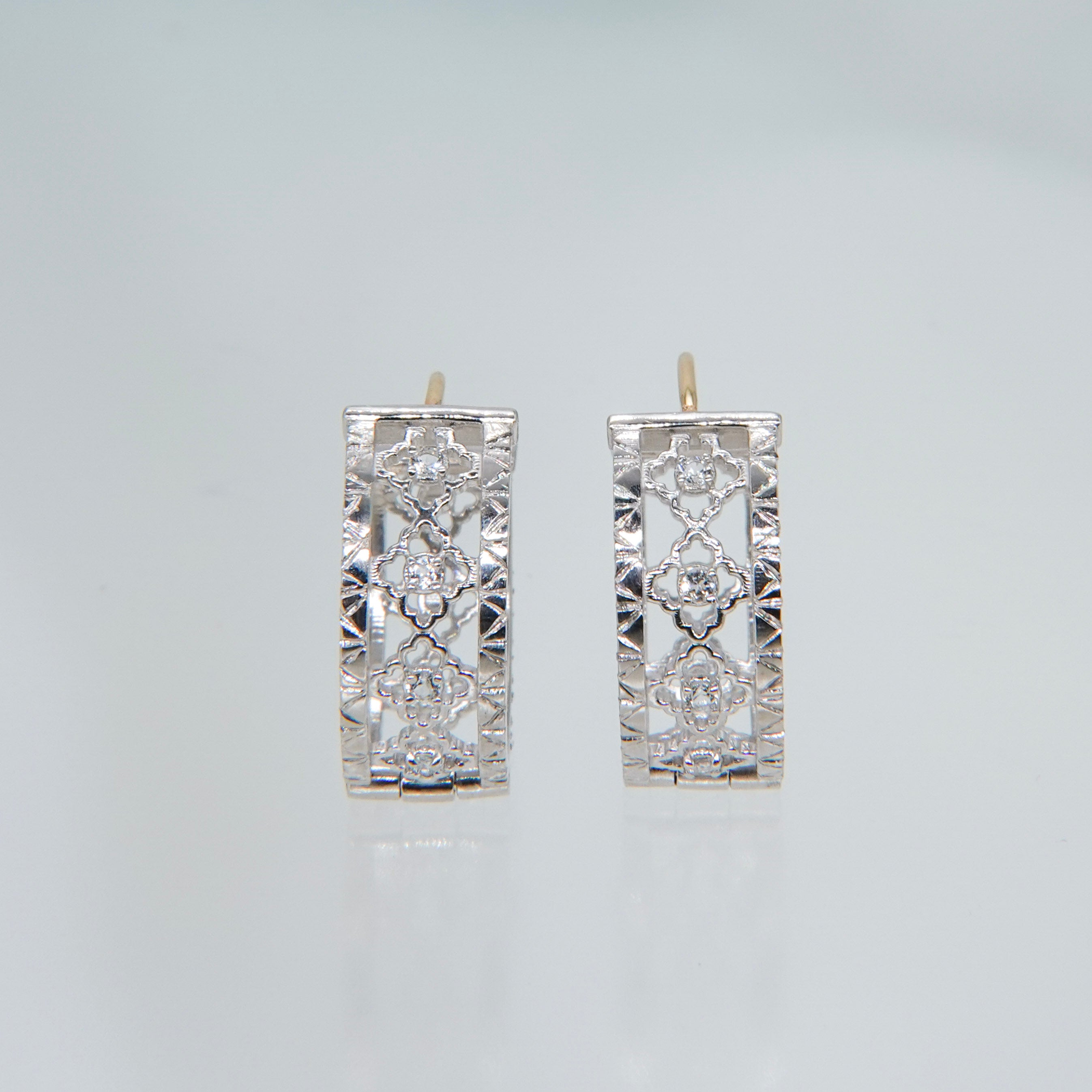 ポストK10/トパーズフィレンツェ彫りピアス – unigem