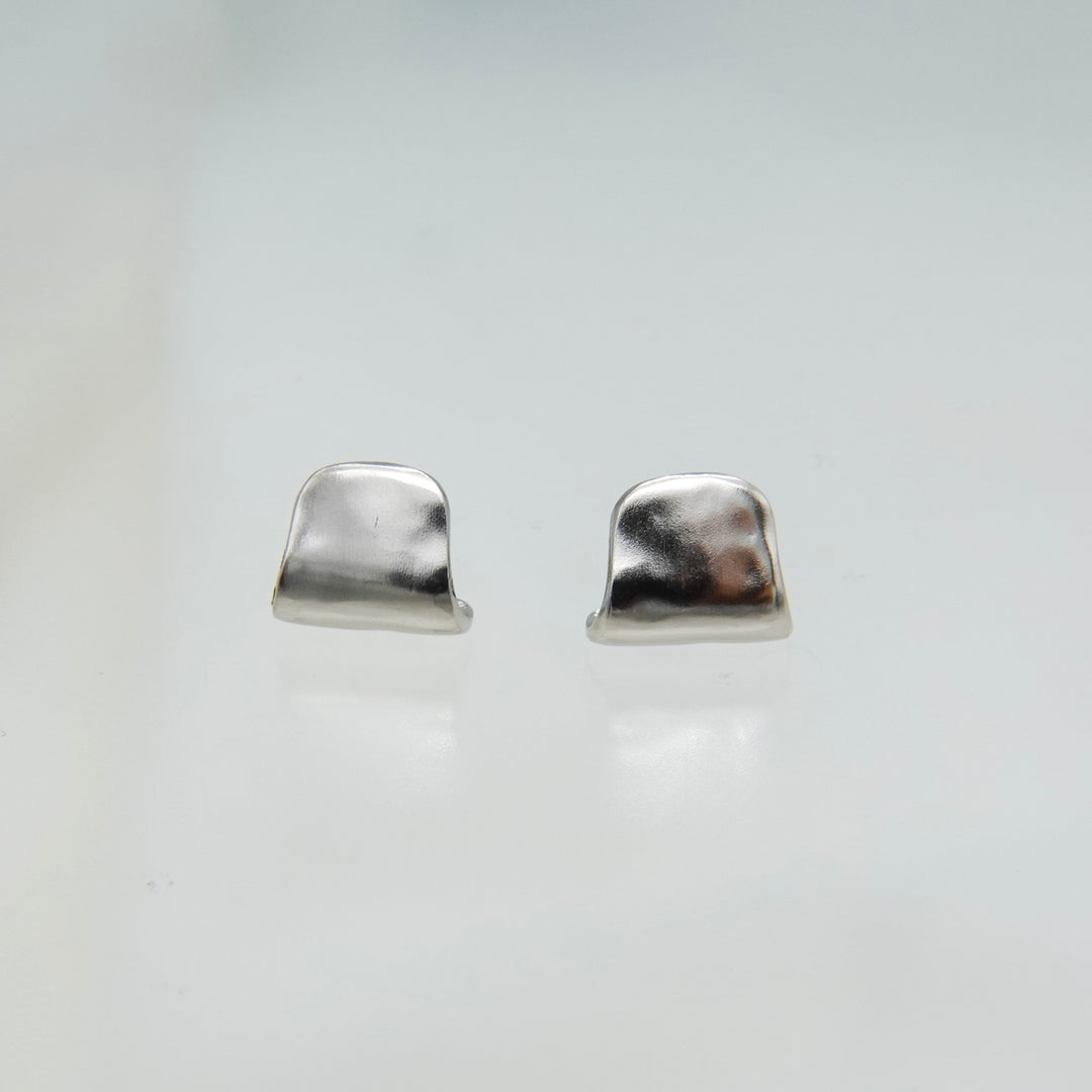 Fragment S pierced earring