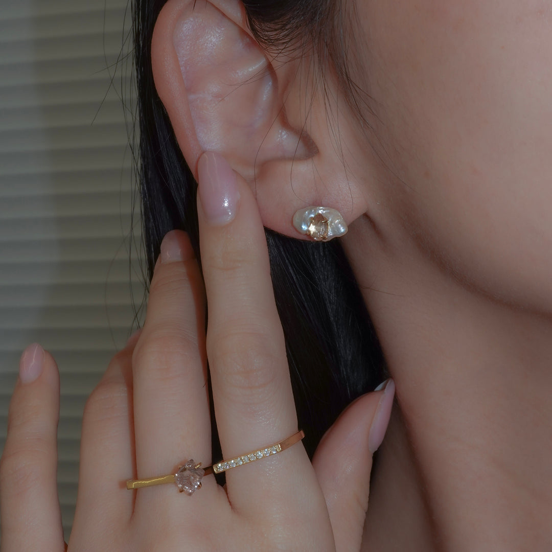 Katamimi pierced 59