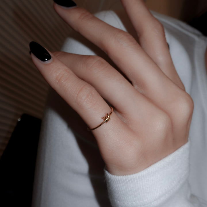 有刺鉄線リング