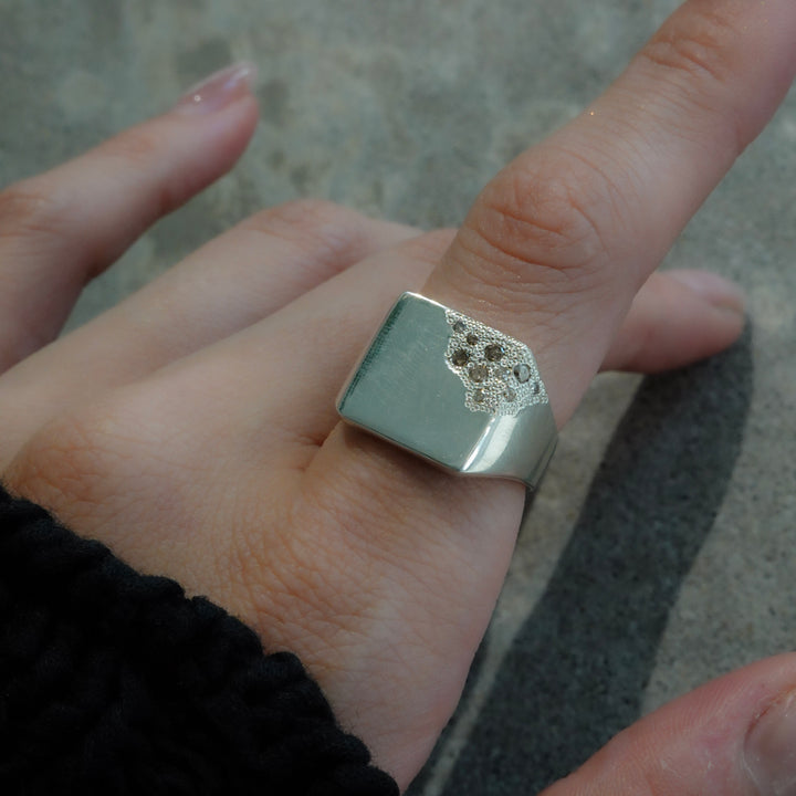 Hii Ring (Brown)