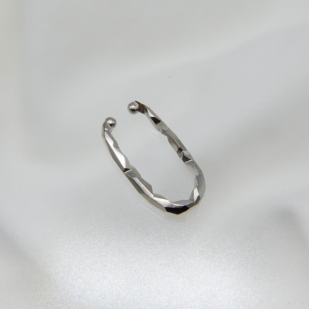 Neutral L earcuff