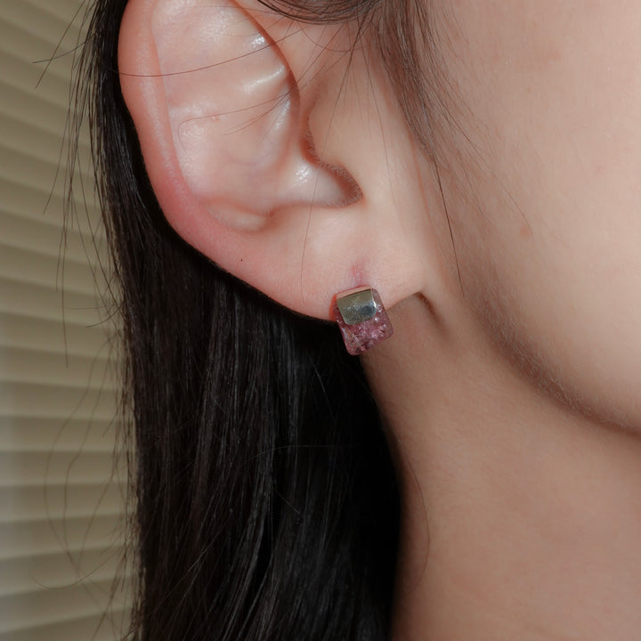 HASAMU S pierced earring gemstone