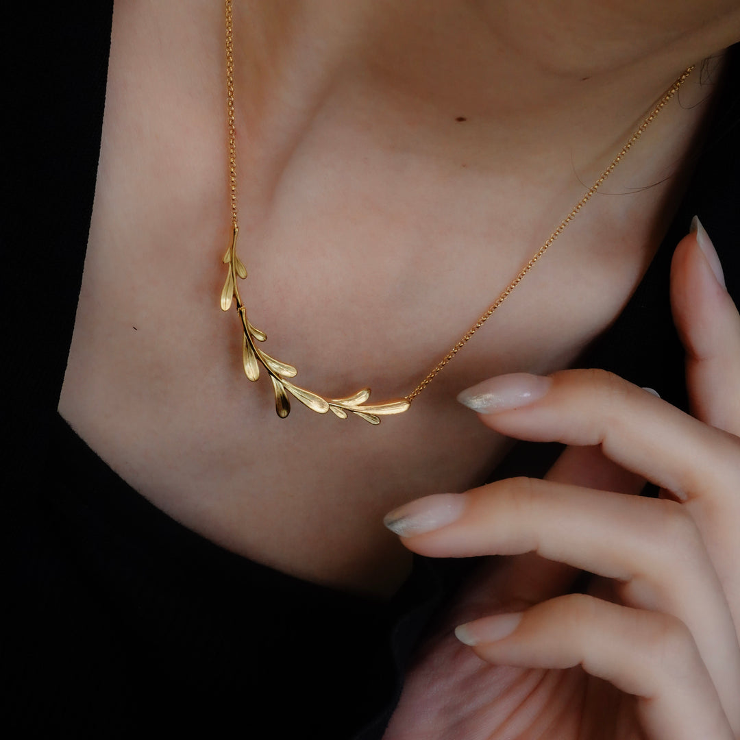 Gold pierced earrings GMF3ネックレス