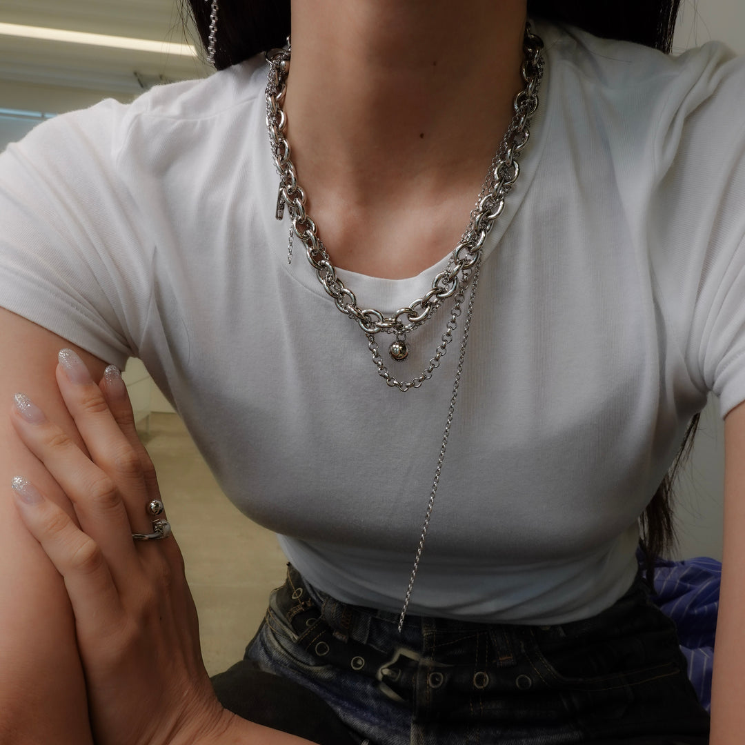 LEWIS NECKLACE