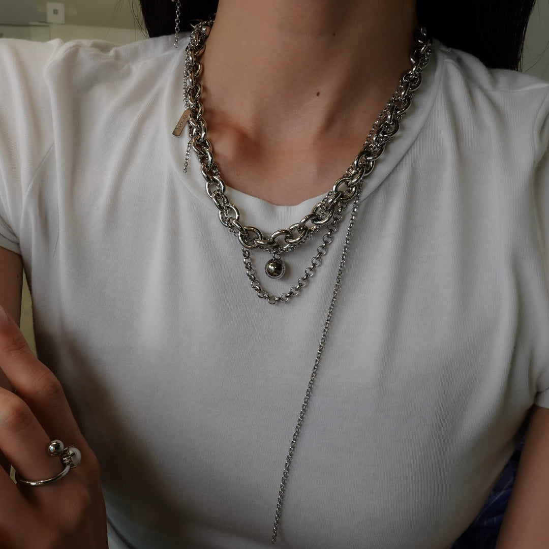 LEWIS NECKLACE