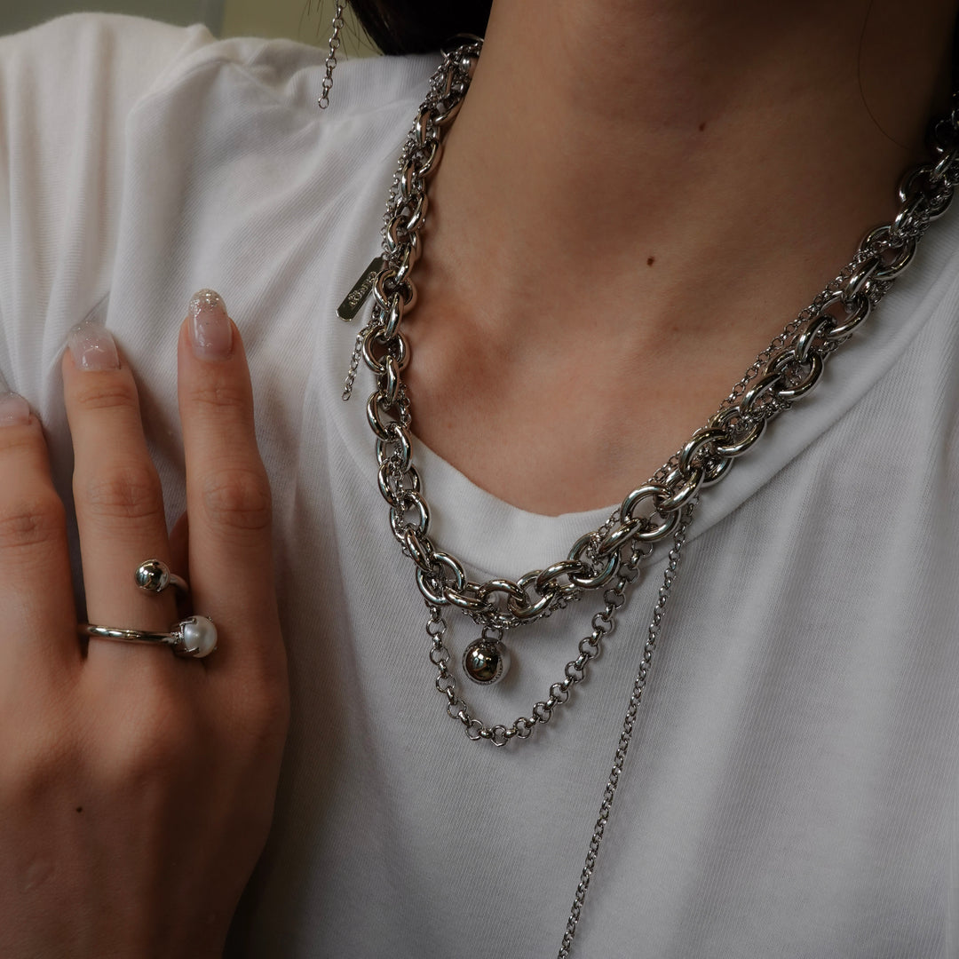 LEWIS NECKLACE