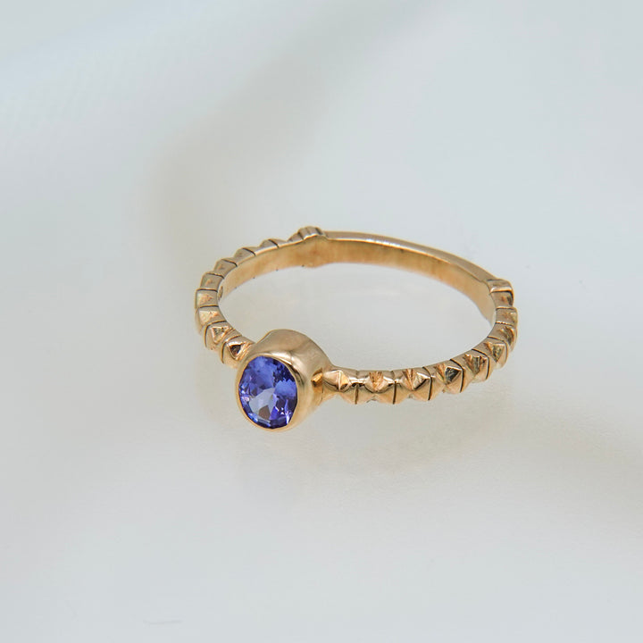 K10タンザナイトフィレンツェ彫りリング 13号