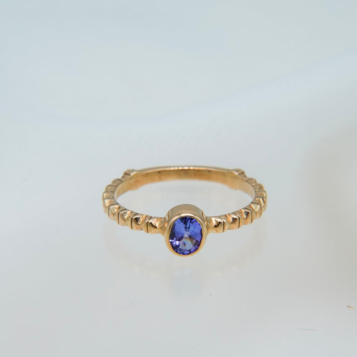 K10タンザナイトフィレンツェ彫りリング 13号