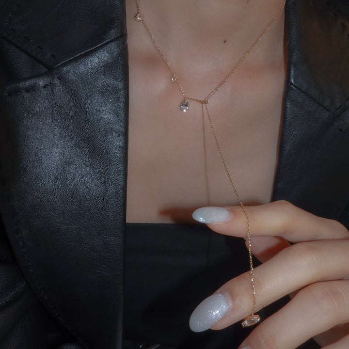FALLING DEW LARIAT NECKLACE (SHORT)_K10YG