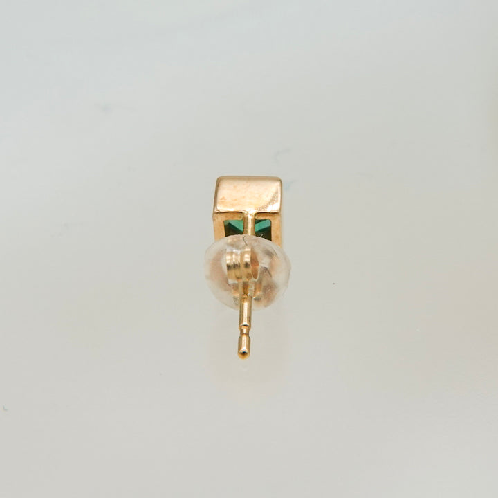 K10スクエアエメラルドピアス(一点もの)