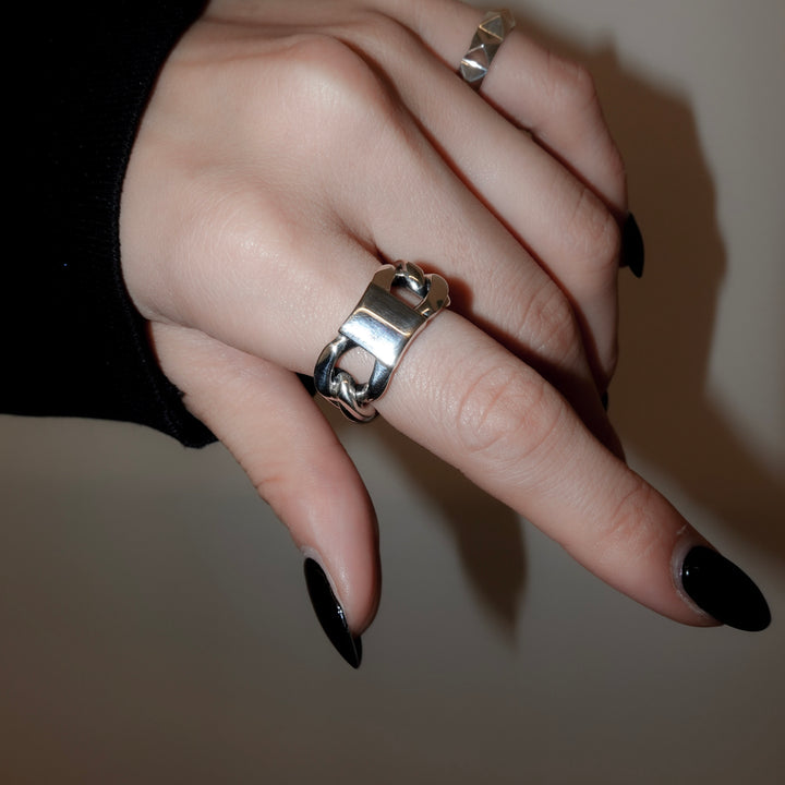 "Chain" plate ring