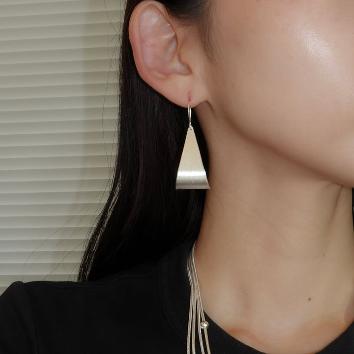 surface processing balloon motif earring(pierce)