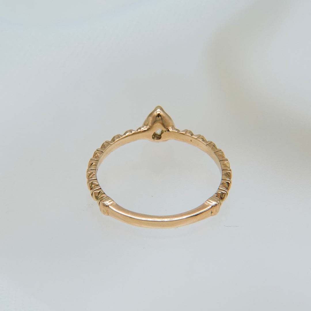 K10ファンシーカラーダイヤフィレンツェ彫りリング(一点もの)