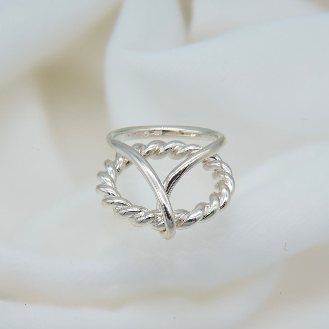 Selene 00:12 Dual Rotation（二重のまわり）