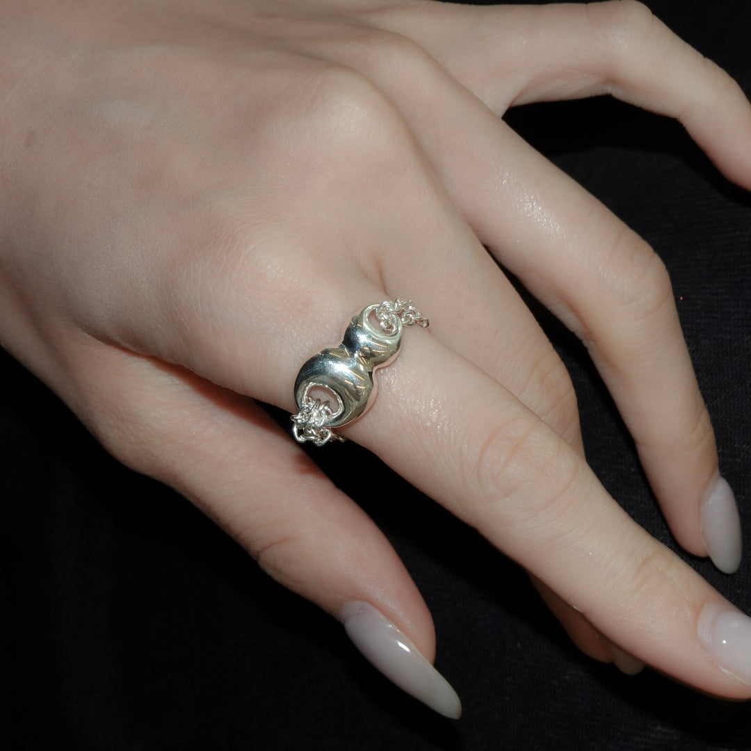 Selene 21:19 Reflected Ties（水面に、ふたつの月)