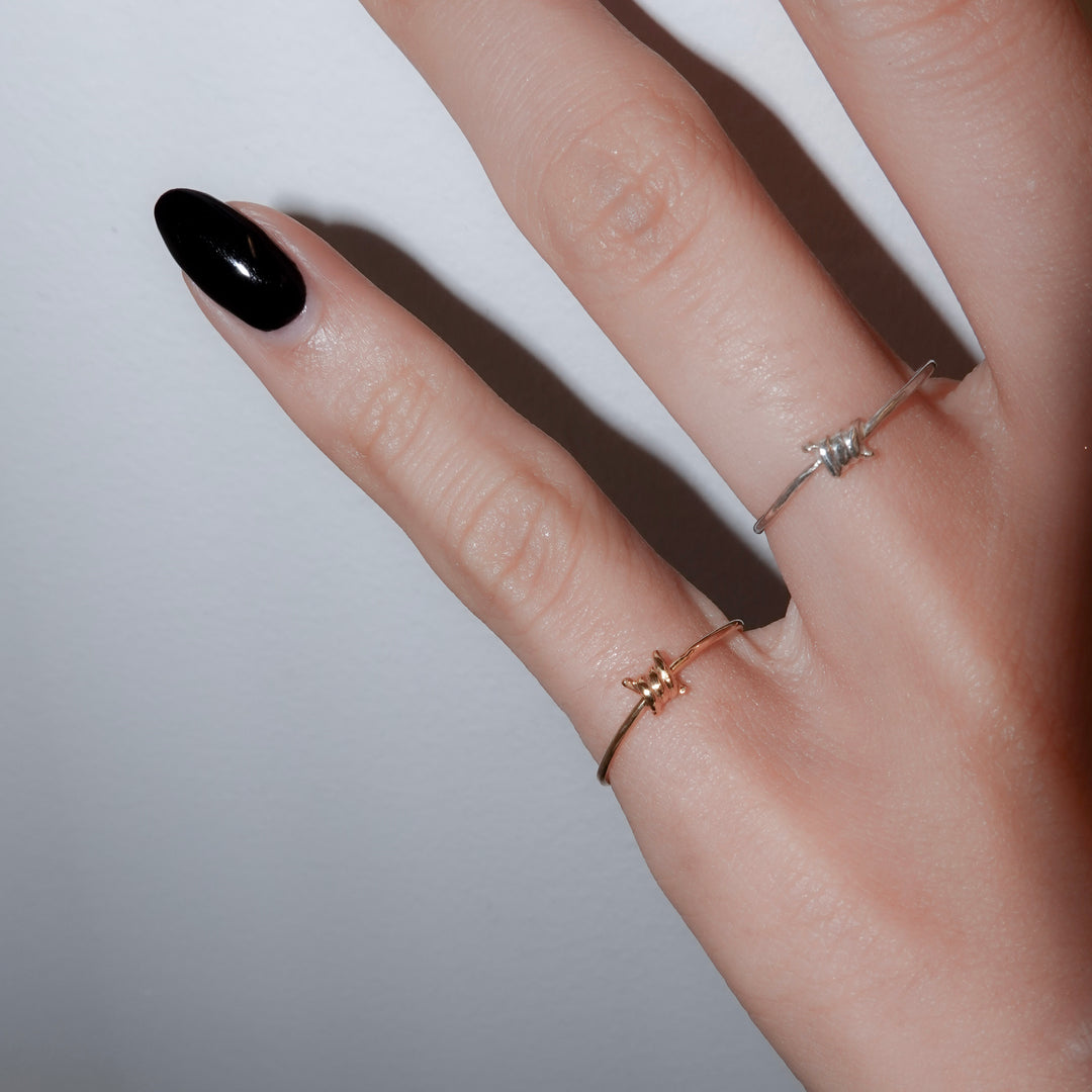 有刺鉄線リング