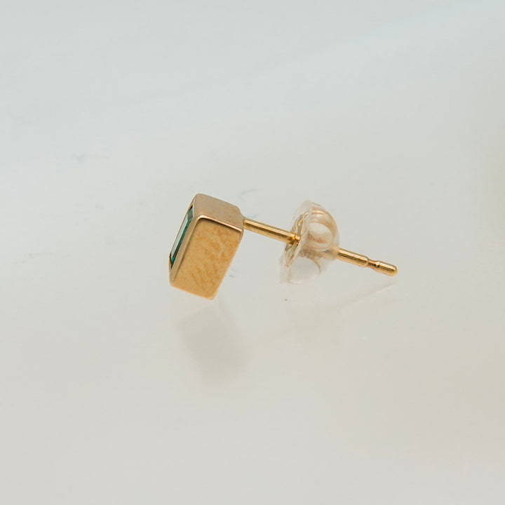 K10スクエアエメラルドピアス(一点もの)