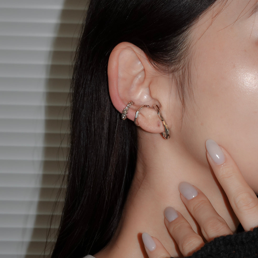 Neutral L earcuff