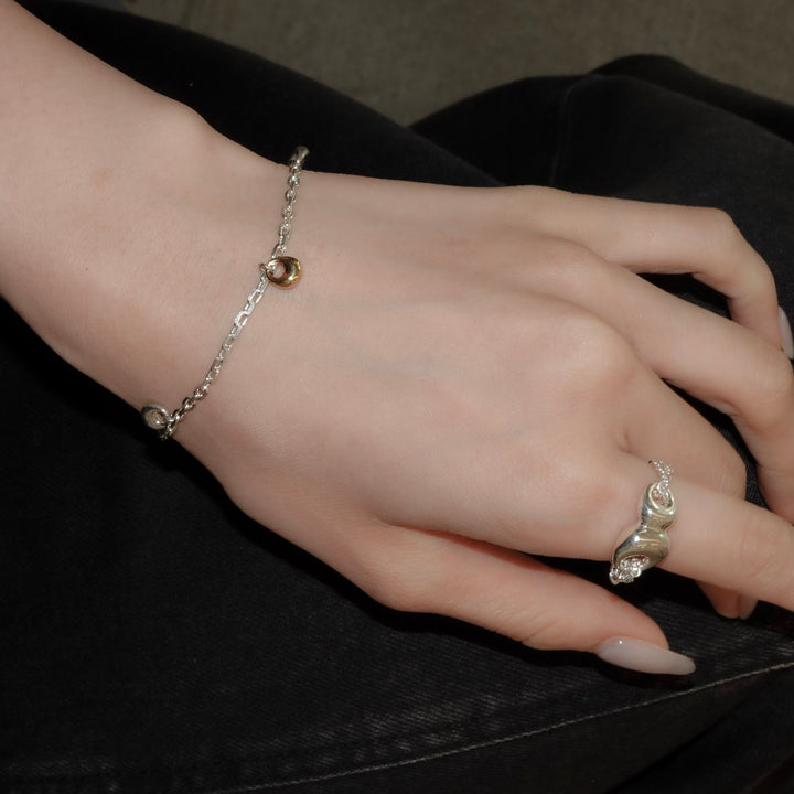 Selene 23:23 Triptych Rest（三連の休止符）