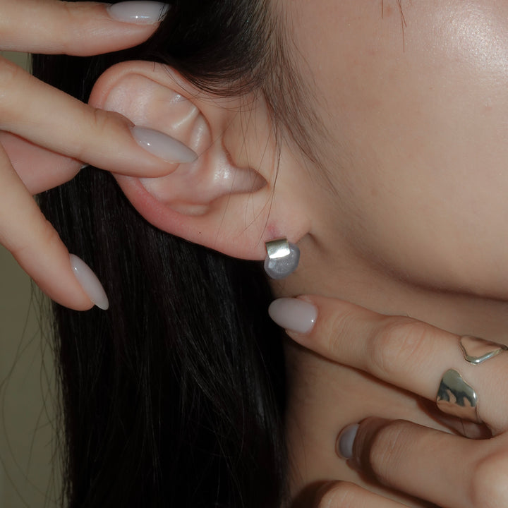 HASAMU S pierced earring gemstone