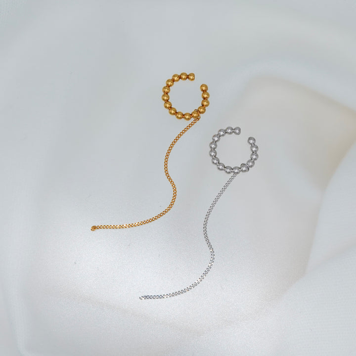 Dotted chain earcuff