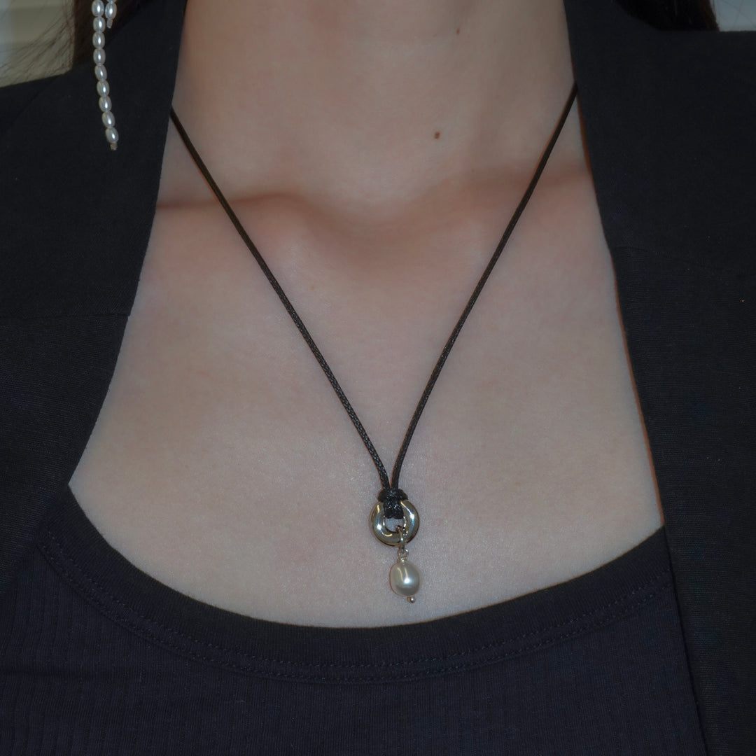 ETHAN PEARL CHOKER