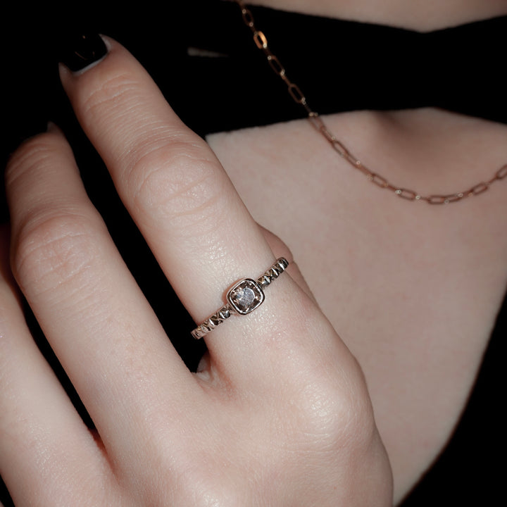 シルバースモーキークオーツフィレンツェ彫りリング