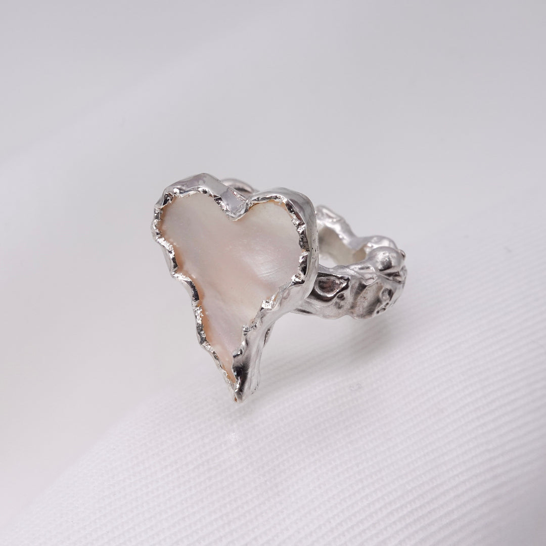 Heart cut mother-of-pearl ring