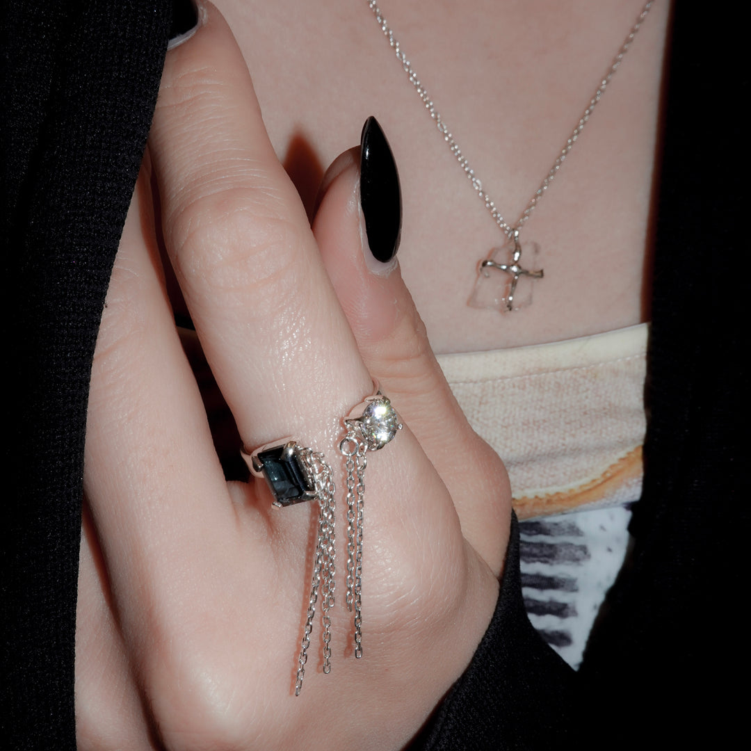 ブレイキンチェーンリング(ロンドンブルートパーズ、ジルコニア)