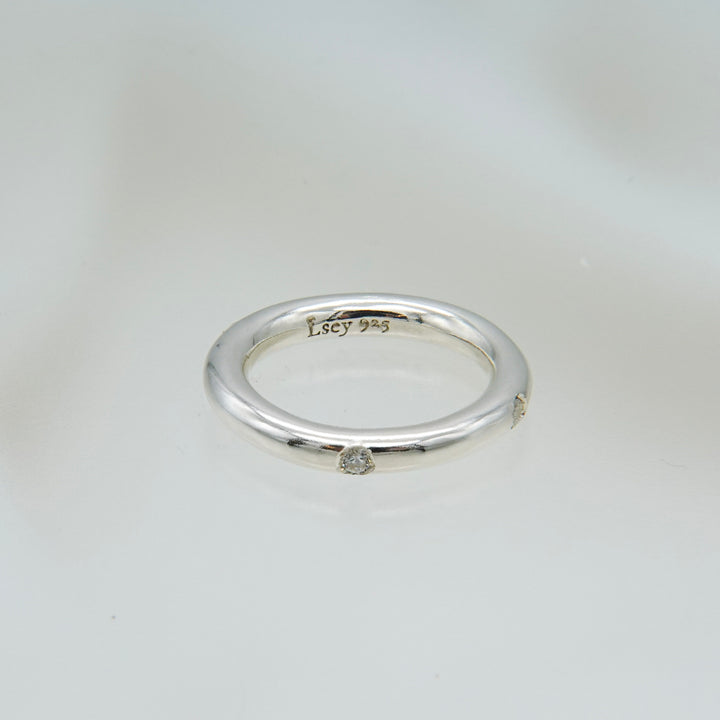 Thin sparkle ring