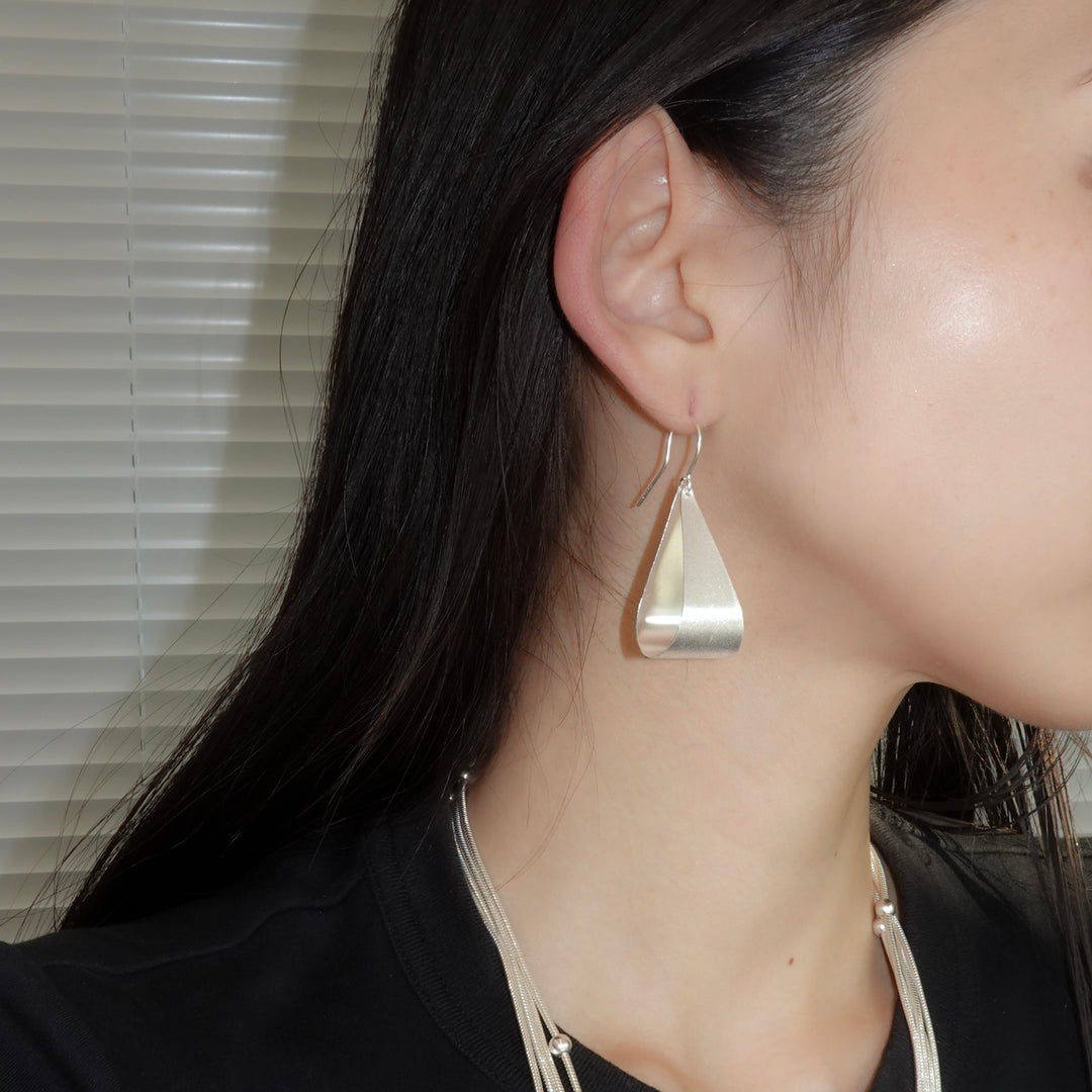 surface processing balloon motif earring(pierce)