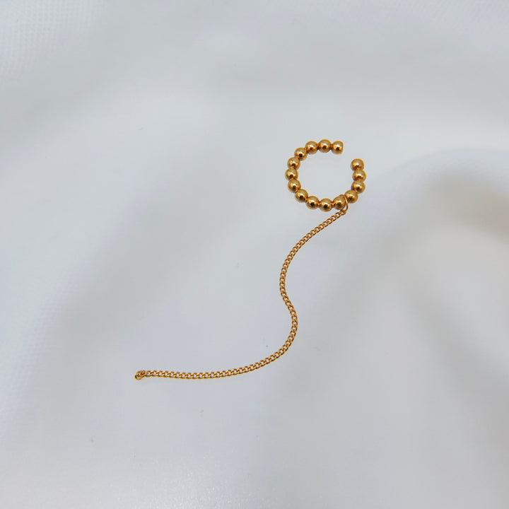 Dotted chain earcuff