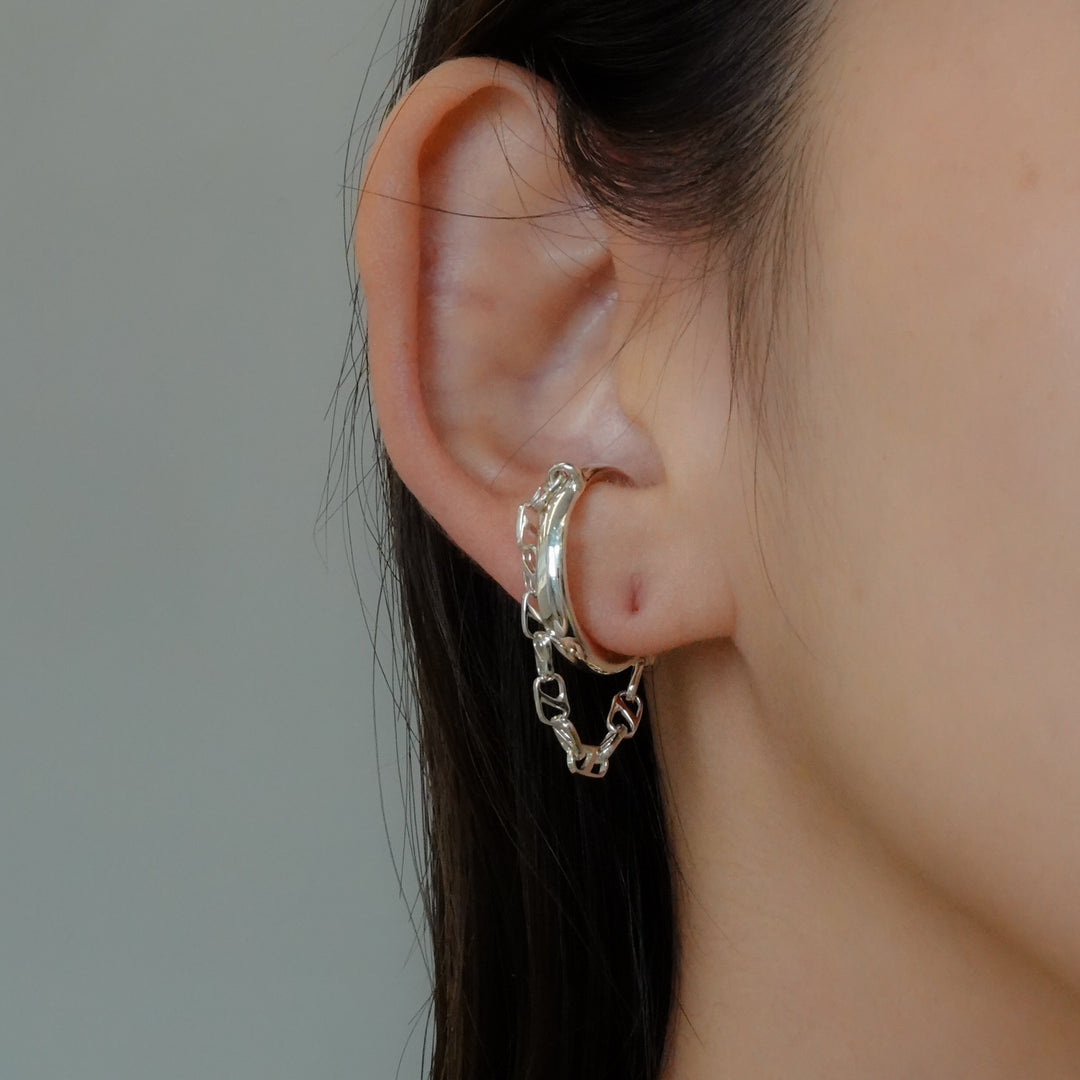 Oval line ear cuff single