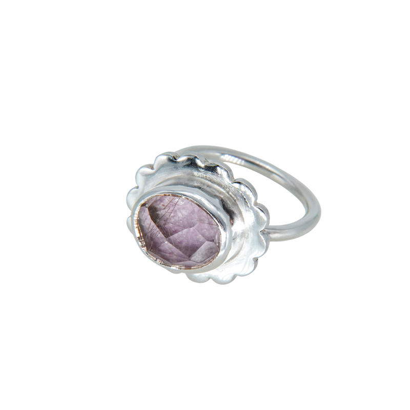 Flat flower ring- Rutile quartz x Tourmaline
