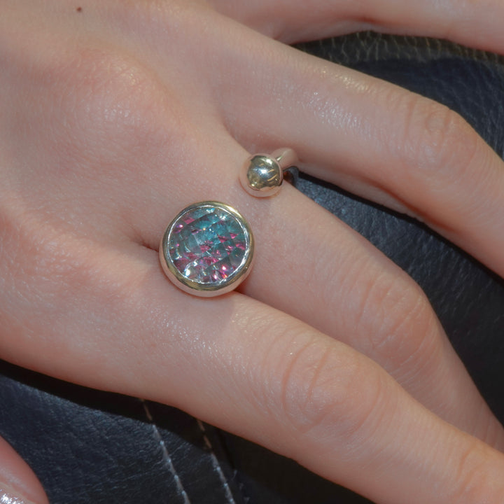 GYOKU RIN Ring / Prasiolite (garnet + blue Zircon)