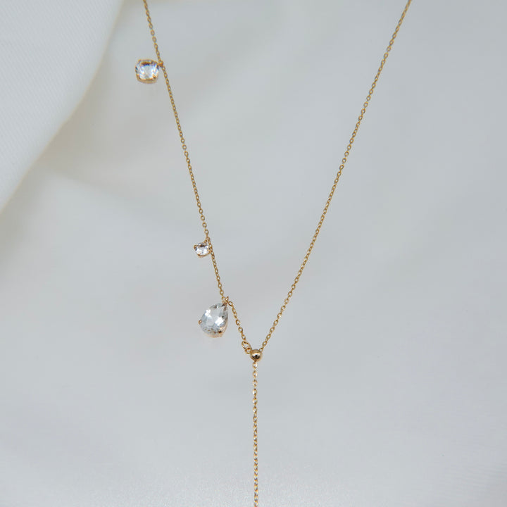 FALLING DEW LARIAT NECKLACE (SHORT)_K10YG
