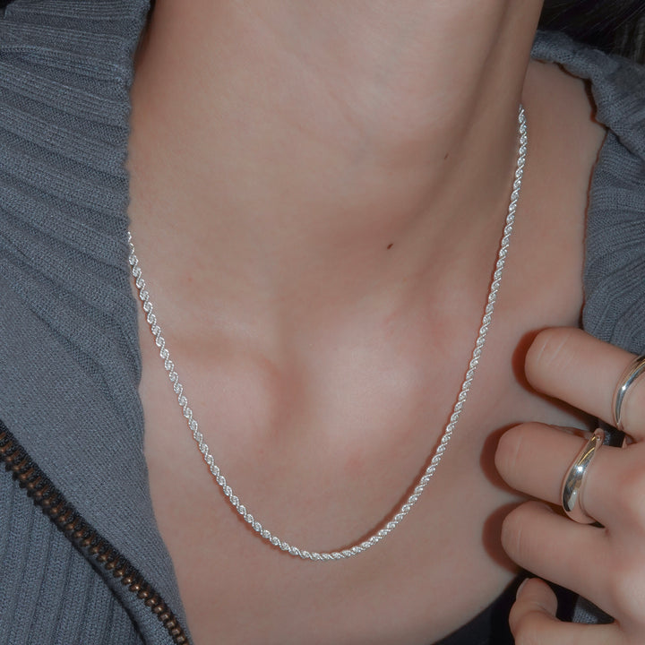 "Warp" chain necklace