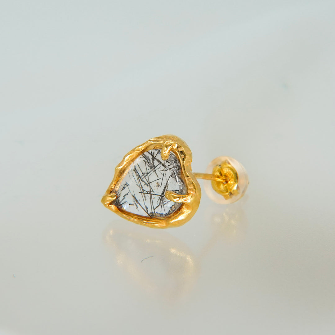 ラヴァハートルチルクオーツピアス(一点もの)