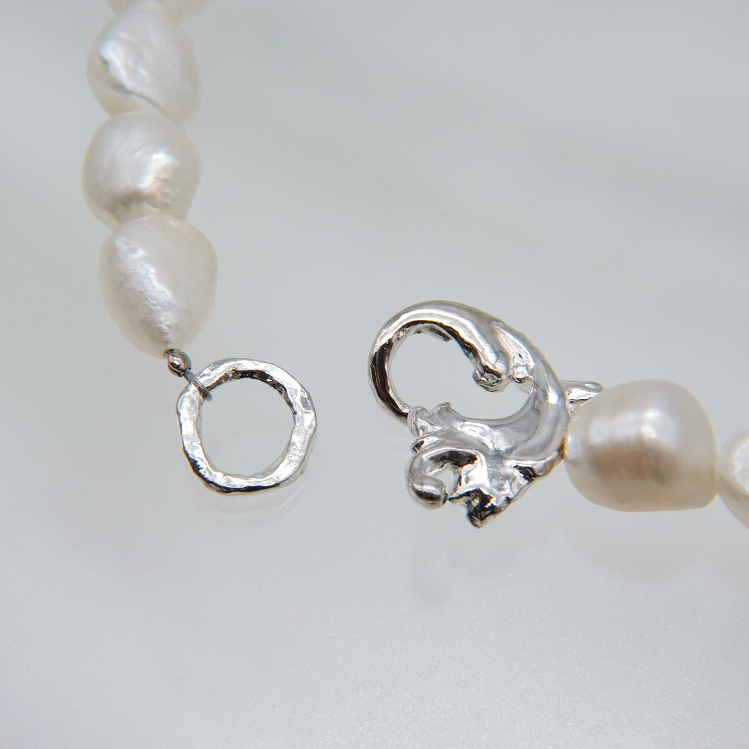 BAROQUE PEARL LEAF CLASSICAL NECKLACE