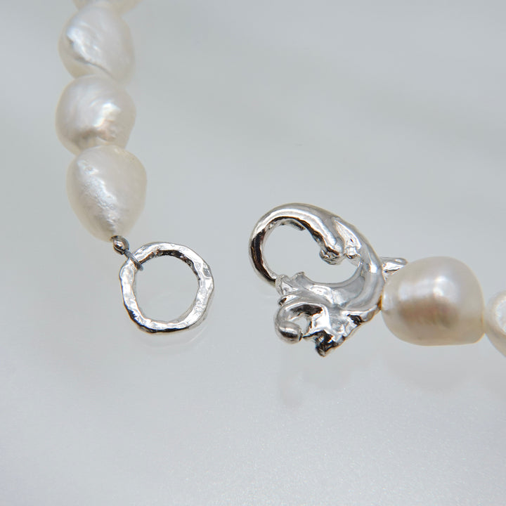 BAROQUE PEARL LEAF CLASSICAL NECKLACE
