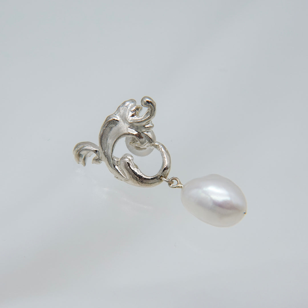BAROQUE PEARL LEAF DROP EARRINGS