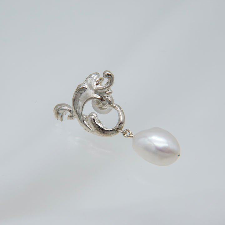BAROQUE PEARL LEAF DROP EARRINGS