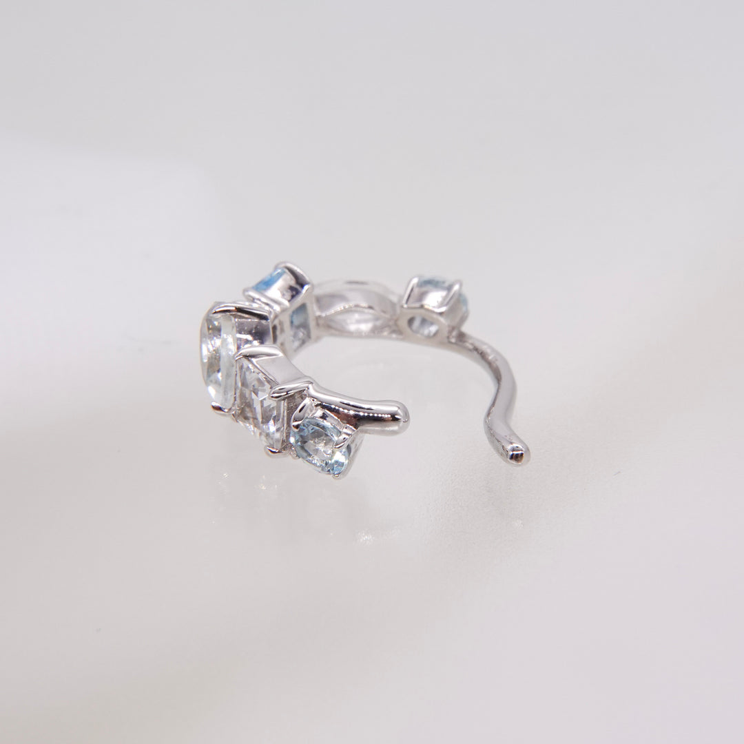 DEW EAR CUFF -M-_10KWG x Blue Topaz x White Topaz