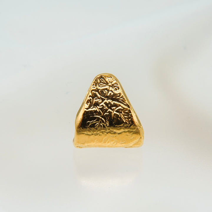 ラッキーチャームピアス(Gold)_トライアングル